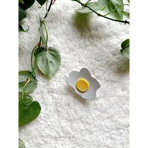 Egg Claw Clip