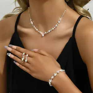 Simple and exquisite jewelry, best-selling necklace, earrings, bracelet set, three-piece set with full diamonds, collarbone evening dress accessory