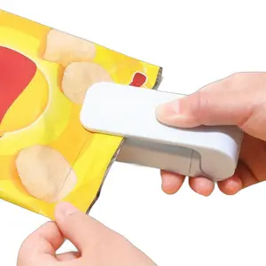 Portable Hand Press Snack Bag Sealer: Easy One-Step Food Saver for Chips, Nuts, Coffee - Leakproof, Airtight Freshness Tool, Essential Kitchen Sealing Clip for Plastic Bags, Practical Home Use