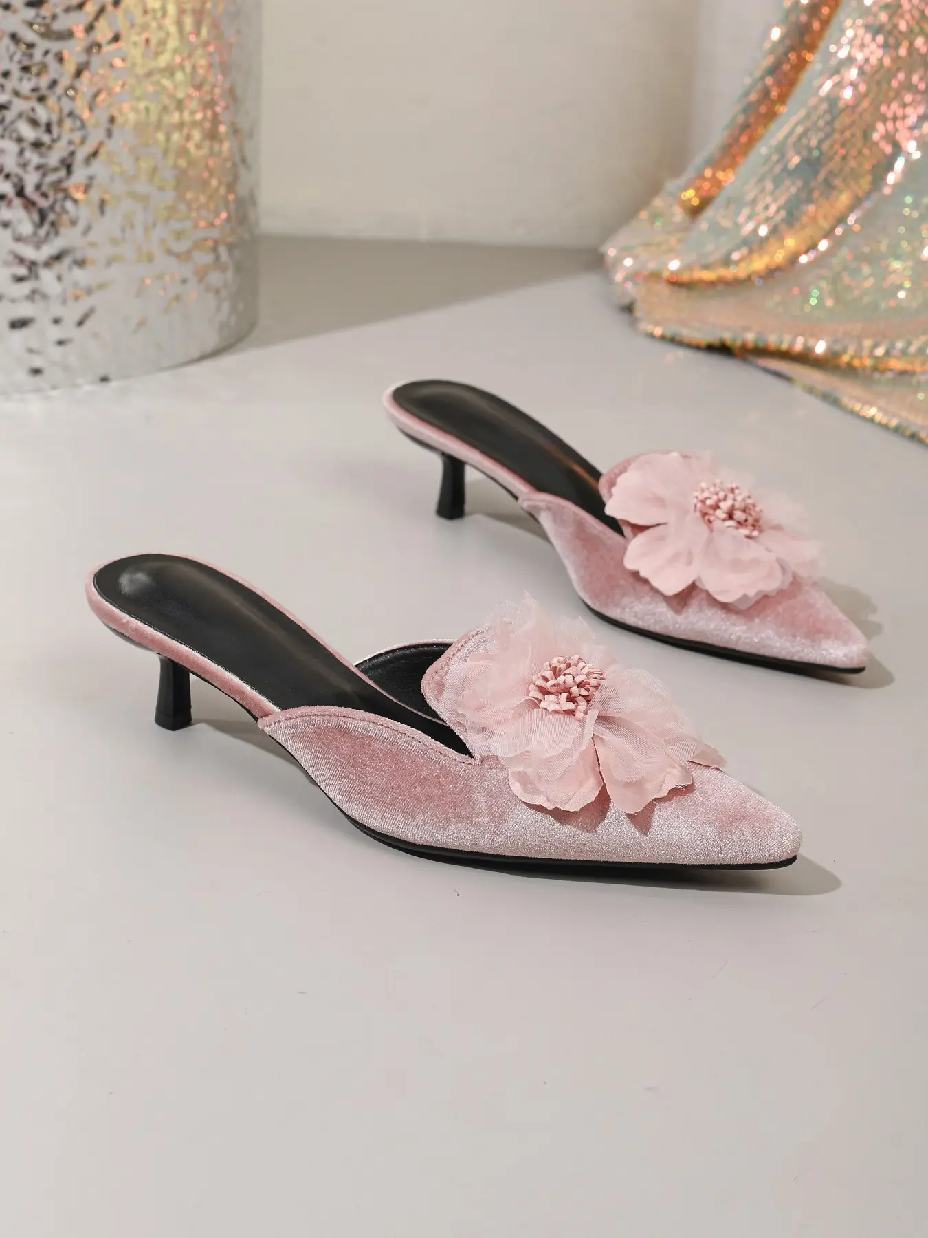 Women's High Heel Dressy Sandals with Floral Decoration, Elegant Kitten Heel, Pointed Toe, Perfect for Weddings, Parties, Beach, Daily Wear, Elegant Heeled Sandals, Floral Design Sandals