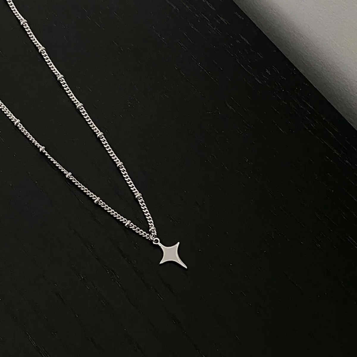 Daily simple fashion unisex four-pointed star necklace punk hip-hop retro couple accessories Daily simple fashion unisex four-pointed star necklace punk hip-hop retro couple accessories