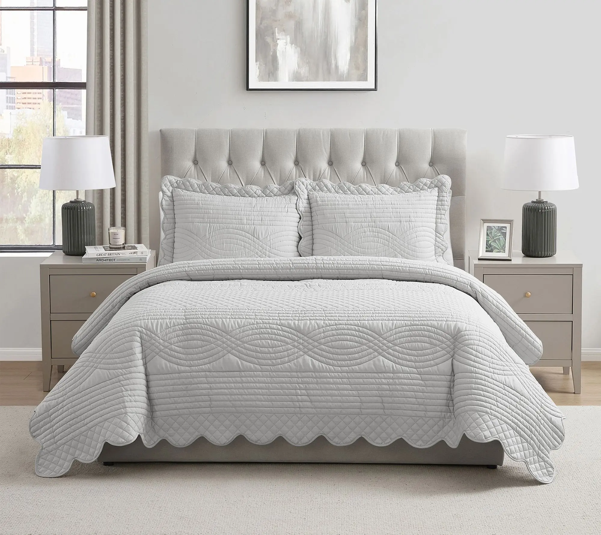 VCNY Home Scallop Microfiber Quilt Set, Full/Queen