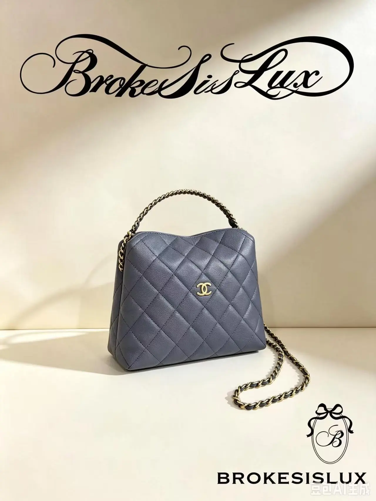 Pre-owned CHANEL Hobo Bag with Chain Handle in Grey Caviar Leather with Gold Tone Hardware