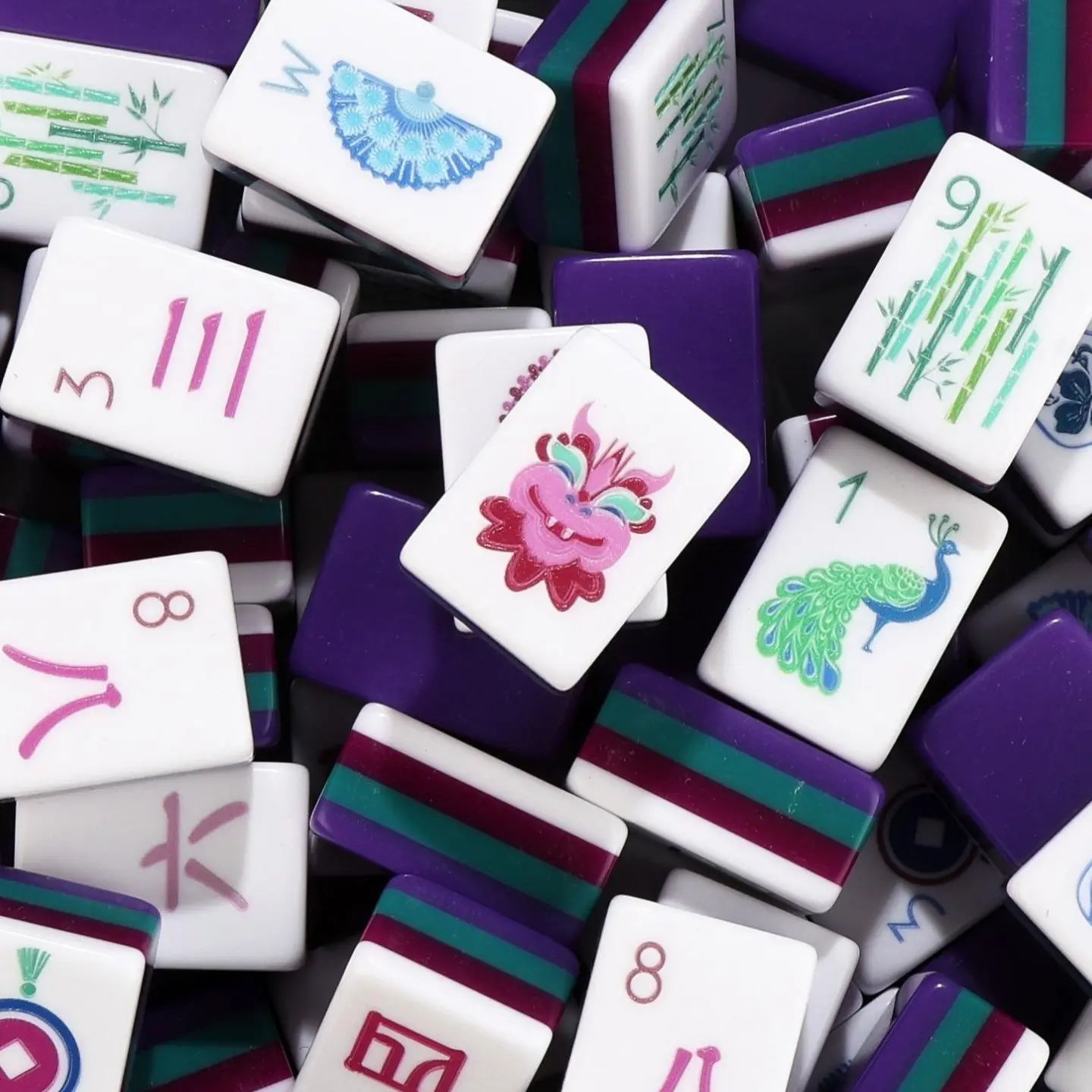 160-piece American-style mahjong set, pink layered glossy tiles, smooth and durable tabletop game, perfect for adult game nights, parties, travel, and home entertainment gifts