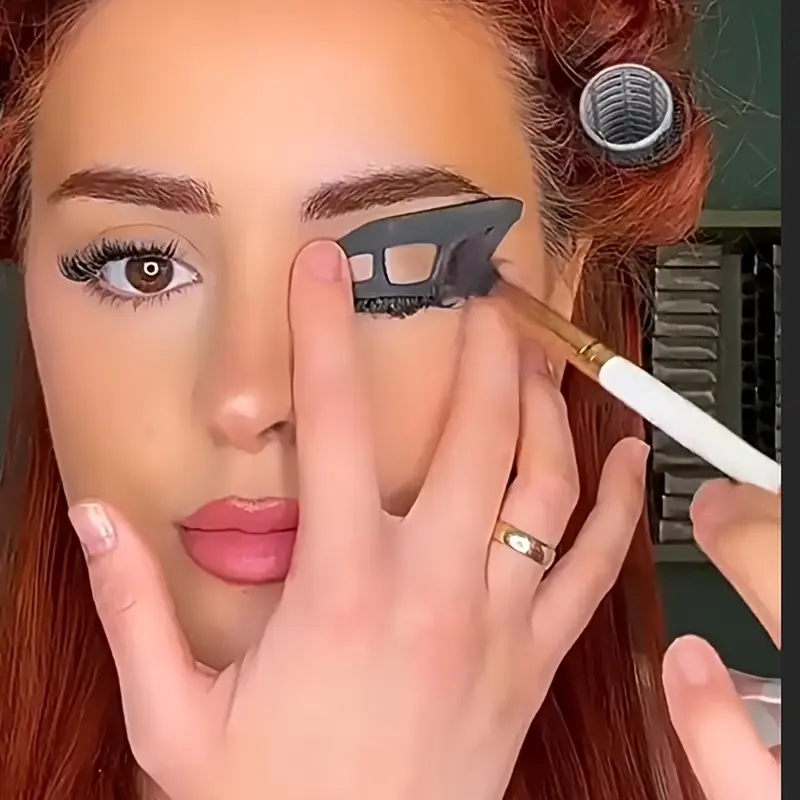 [Special Eye Makeup] 2 Special Eyeshadow Brushes Eye Makeup Assistant | astrobabe eyeshadow stickers, eyeliner stencil, Quick Makeup Templates, Eyeshadow Molds, eyeliner makeup tool, eyeshadow tattoo, eyeshadow stencil, eyebrow stencils for