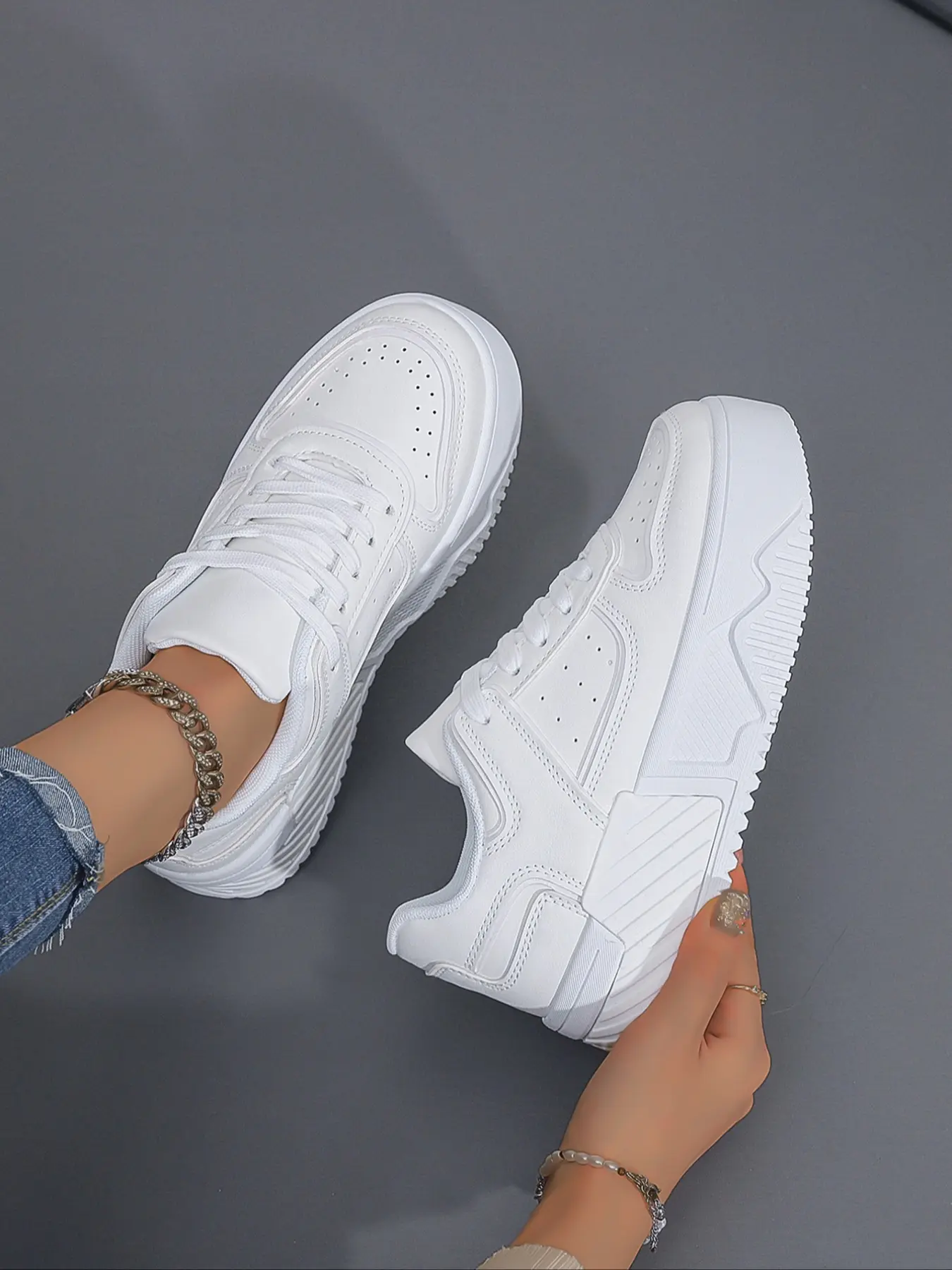 Women's New Fashion Casual Low-Top Sneakers, Lace-Up Breathable Design, Classic Versatile Commuter Shoes, All Seasons, Casual Footwear Sneakers, Fashionable Casual Sneakers, Casual Simplistic Sneakers