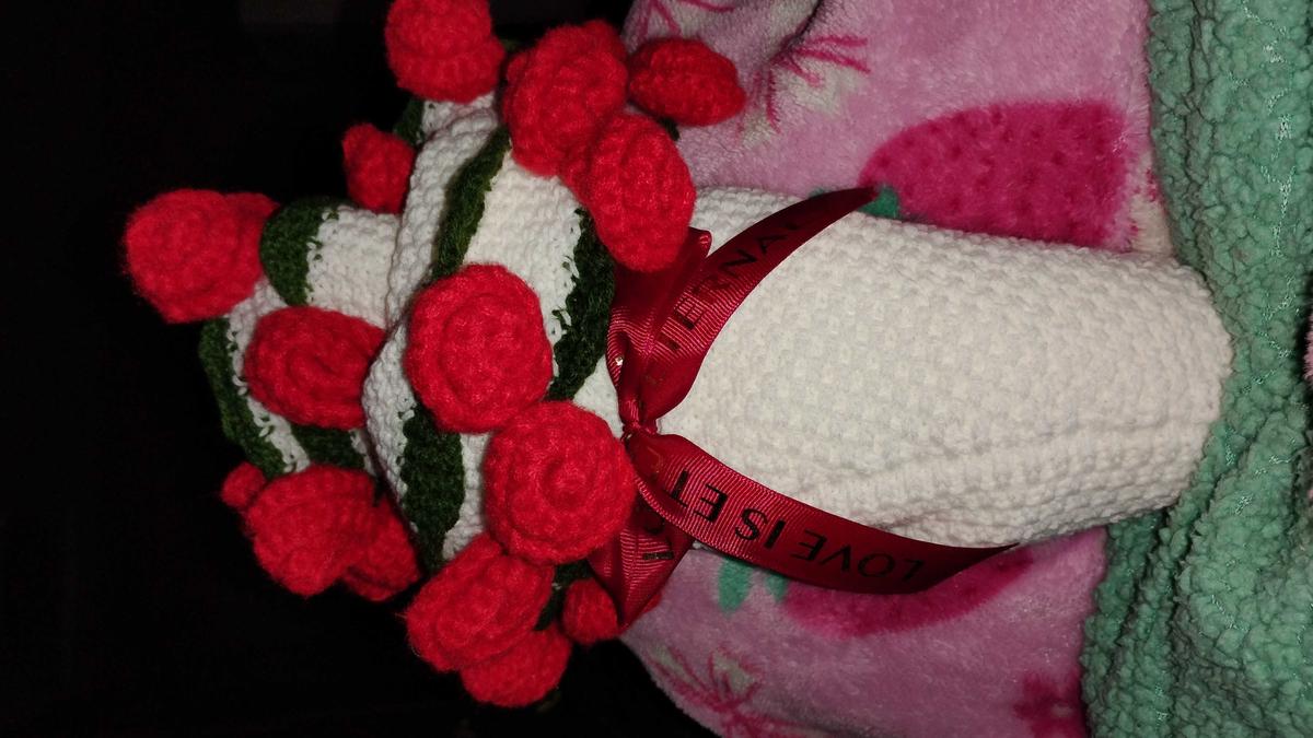 Item: red, 33 flowers / 31.1inch*31.1inch