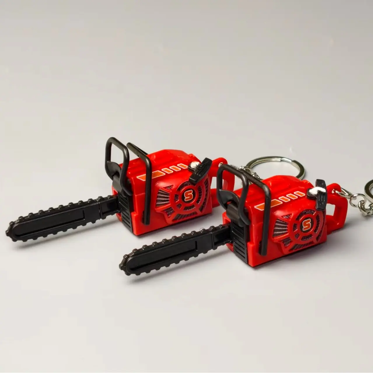 Pull String Mini Chainsaw Keychain Toy - Portable EDC Fidget Gadgets, Men's Accessory, Keychain for Purse, Anxiety-Relieving Fidget Fashion Accessory Gift