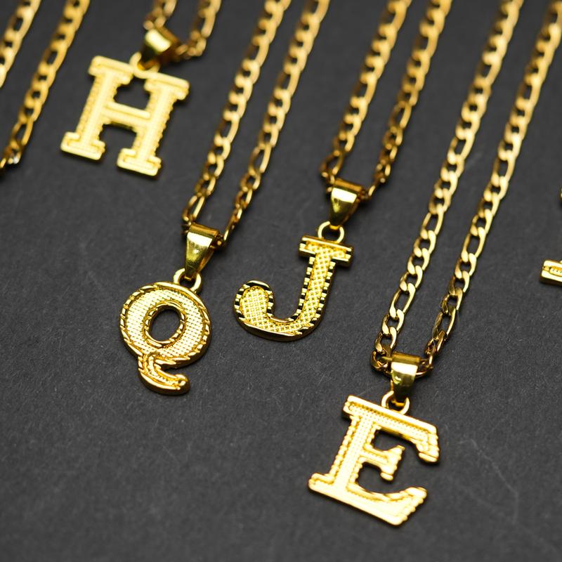 Charm Trendy 18K Gold Plated Initial Necklace for Women and Men,26 Letter Capital Monogram Pendant Necklace, Personalized Simple Elegant Jewelry ,Ideal Gift for Girlfriend on Birthday/Valentine's Day/Anniversary/Everyday,Exquisite Daily Outfit Decor