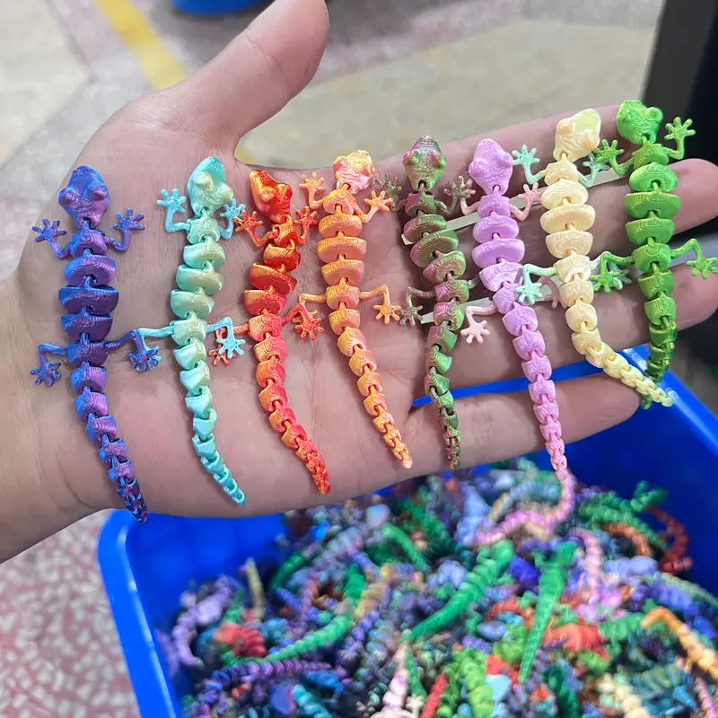 Assorted Color 30/60pcs 3D Printed Movable Gecko Animal Figurines, PLA Material 3.54 Inch Party Gift Bundle for Birthday Favors, Classroom Rewards, Carnival Prizes, Halloween Decor – Unique Home Decor Figurine Set