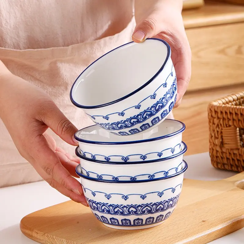 4.5 Inch Vintage Blue and White Ceramic Rice Bowls, 4/6 Pcs Bowl Set Underglaze Color Craft Retro Bowls, Household Dinner Tableware for Home Daily Meal Use, Serving Bowls