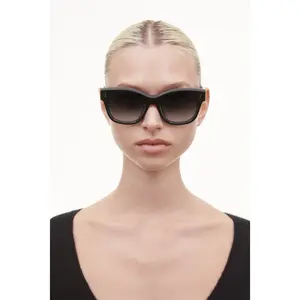 Chimi 07 Sunglasses-Black Gradient