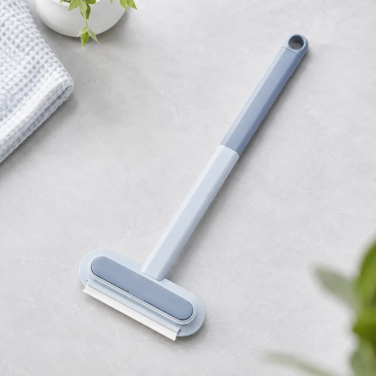Long Handle Lint Remover Brush, 2 In 1 Pet Hair & Water Squeegee Cleaning Tool for Sofa Window Carpet Stain Removal