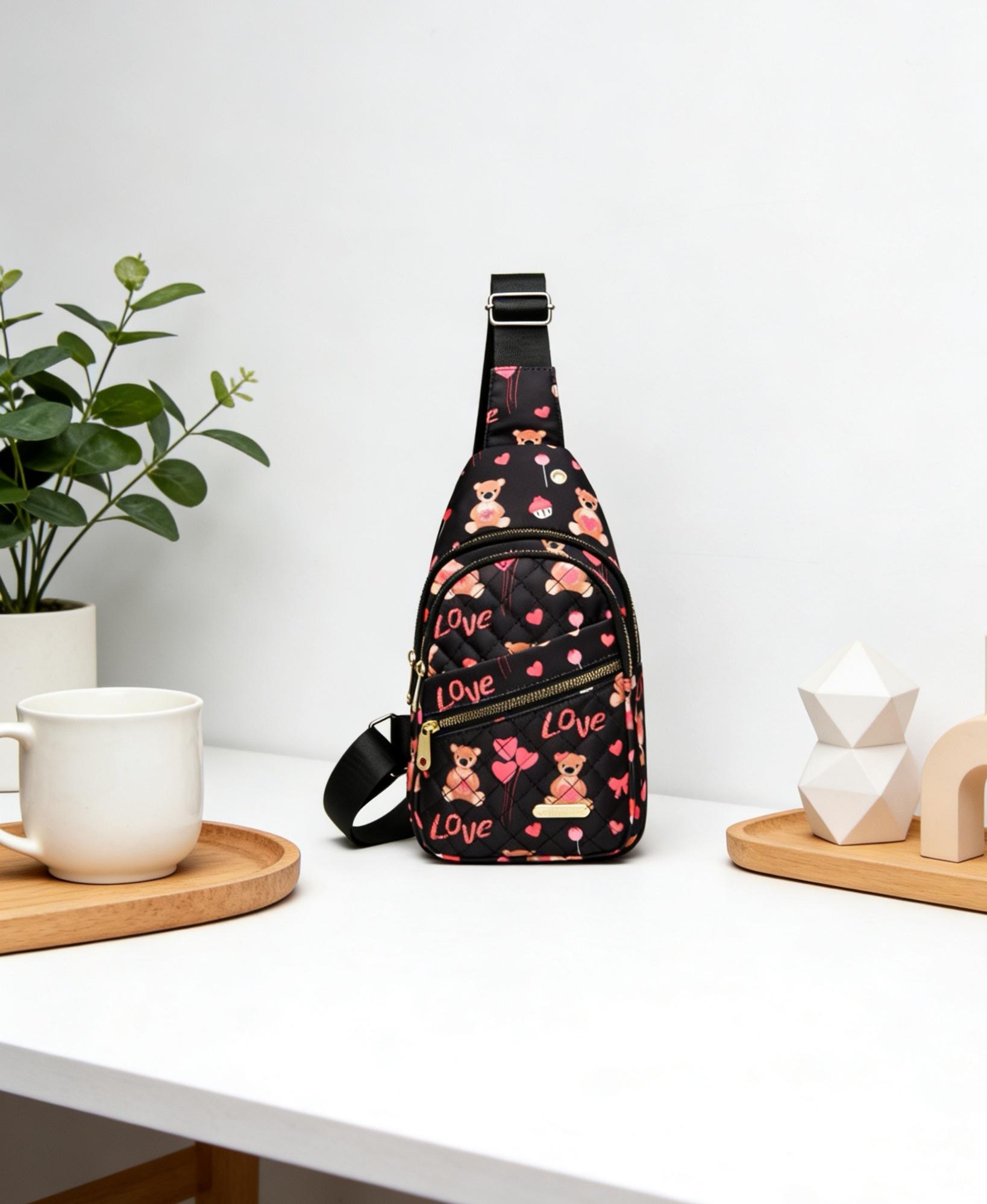 Fashionable lightweight crossbody bag  Couple style  Unisex