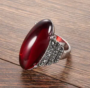 R125 – Big Oval Amber Stone Ring!