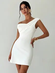 French Elegance Asymmetrical Shoulder Waist Cinched Dress, Minimalist High-End Style, Wrinkled Slimming Cut, Essential for Engagements