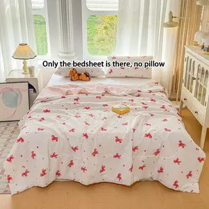 1 piece summer thin quilt. With the pattern of Little Red Horse. It is a soft and breathable quilt specially made for air conditioners. This summer cooling quilt is skin-friendly and soft, lightweight. It is suitable for spring and summer, machine washed.