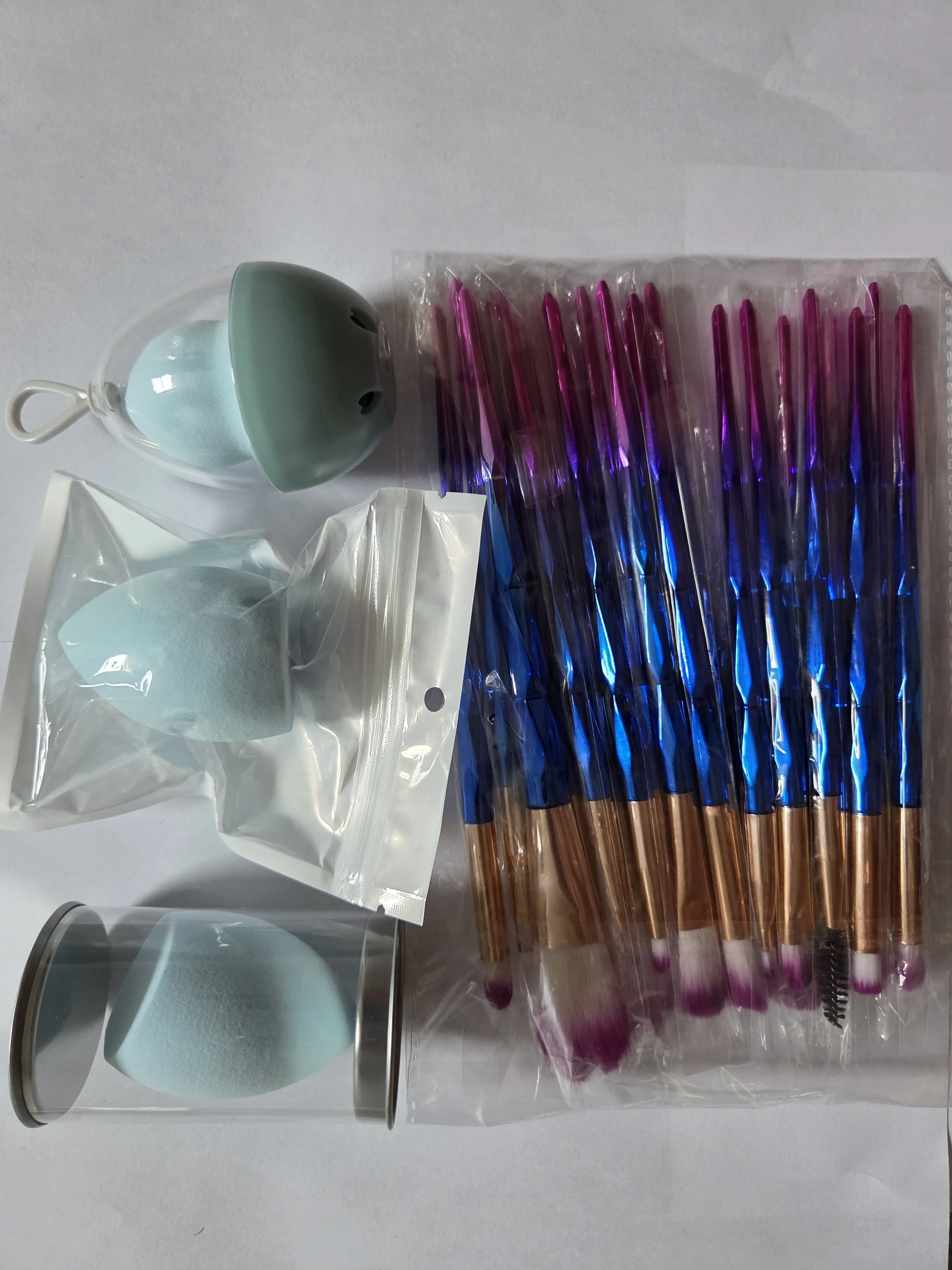 Makeup Brushes & Sponges Set for Precise Application and Blending Versatile Tools for Foundation Blush and Everyday Routines