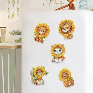 6Pcs Animal Pattern DIY Diamond Art Refrigerator Magnet DIY Diamond Painting Magnets Kit Crystal Sparkling Diamond Magnets Set for Refrigerator Mailbox Decor