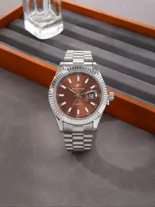 RICECGO Industrial-Style Quartz Men's Watch, Stainless Steel Watches, Round Dial Analog, Stainless steel bracelet with a gear-patterned bezel. The dial has a brushed finish, minimalist hour markers, and a date window on a textured dial