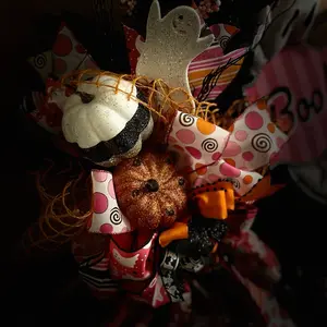 24” Ghost Halloween Wreath for Front Door - Fall Wreath - Halloween Spooky Decoration