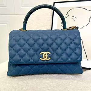 Pre-owned CHANEL Coco Handle Medium Flap Bag in Blue Caviar Leather with Gold Hardware, 2021–2022 Collection 25918102 HK