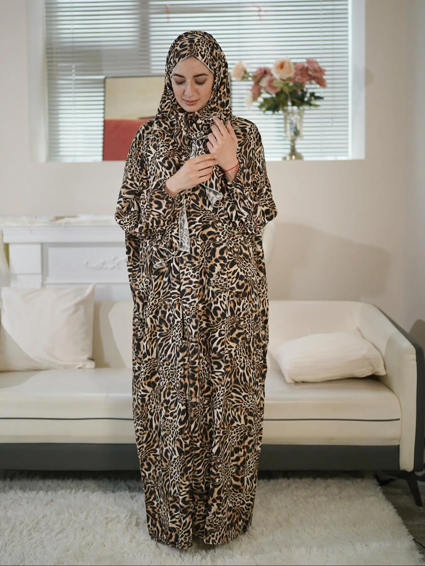 Women's Leopard Print Long Sleeve Abaya with Scarf, Modest Casual Muslim Clothing for Daily Wear, Ladies Islamic Clothing for All Seasons