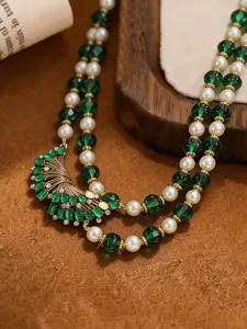 1 retro elegant fan-shaped diamond necklace, with a fan-shaped outline outlining an elegant curve. The white shell and broken diamonds complement each other, making it suitable for daily commuting, vacation and dating. It is also a surprising and exquisit