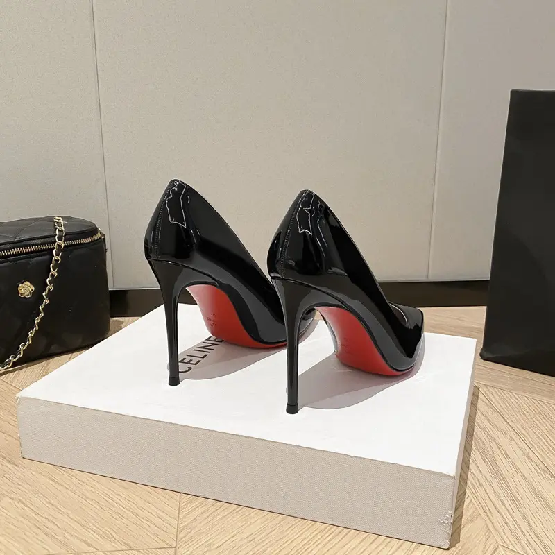 Black (patent leather 10cm)