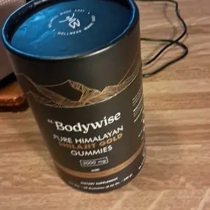 Product Review of Be Bodywise by Root Labs Pure Himalayan Shilajit Gummies | New Year New Me Edition | 3000 mg with KSM-66 Ashwagandha, Gokshura, Saffron, Black Musli | Fulvic Acid & 85+ Trace Minerals | No Added Sugar | Natural Strength, Focus & Stamina Support from D**e K**y