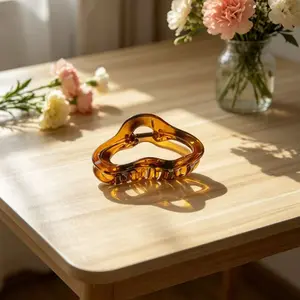 Elegant Large Hair Clip for Women - Stylish Shark Clip Design with Non-slip Grip Perfect for thick curly hair, a statement hair accessory that combines functionality and fashion