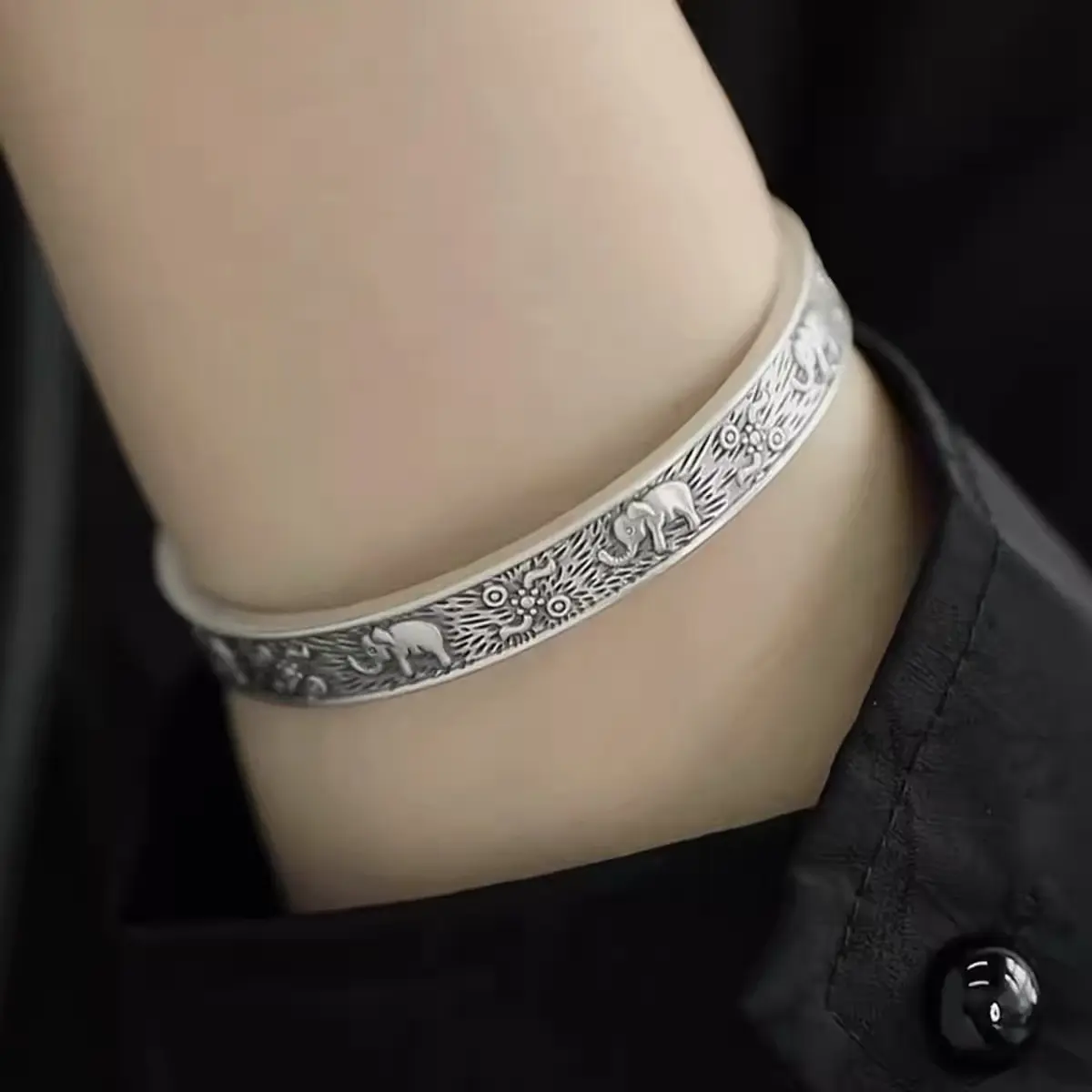 Vintage S925 Sterling Silver Elephant Bracelet - 925 Real Silver Bracelets & Bangles, 20g, 360-Degree Relief Retro Floral-Embossed Open Cuff, Ethnic-Style Adjustable Wrist Jewelry, Auspicious Totem Gift for Anniversary, Birthday