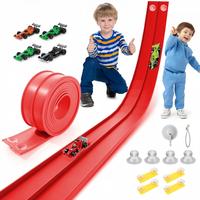 1 Flex track + 4 cars + 12 suction cups + 1 hook 