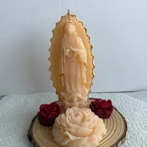 Virgen de Guadalupe en velas aromáticas