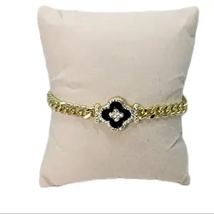 14k Gold Plated Clover Bracelet, 7.5 in Fit