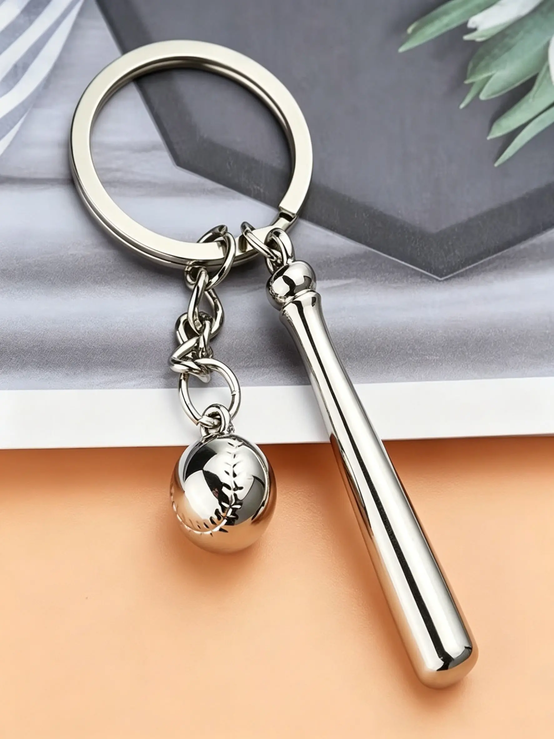 Baseball Lover Keychain, Essential Accessory for Baseball Enthusiasts, Perfect Gift for Fans, Durable Design, Easy to Attach