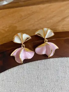 Elegant Petal Earrings for Women, Luxurious High-End Style, Perfect for Vacation Dates Daily Wear, Unique and Sophisticated Design