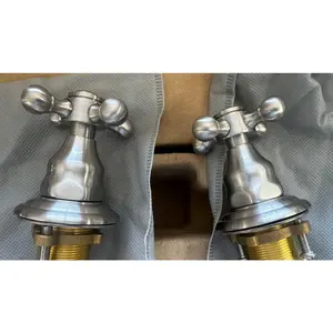 1 Set of Lavatory Faucet Handles