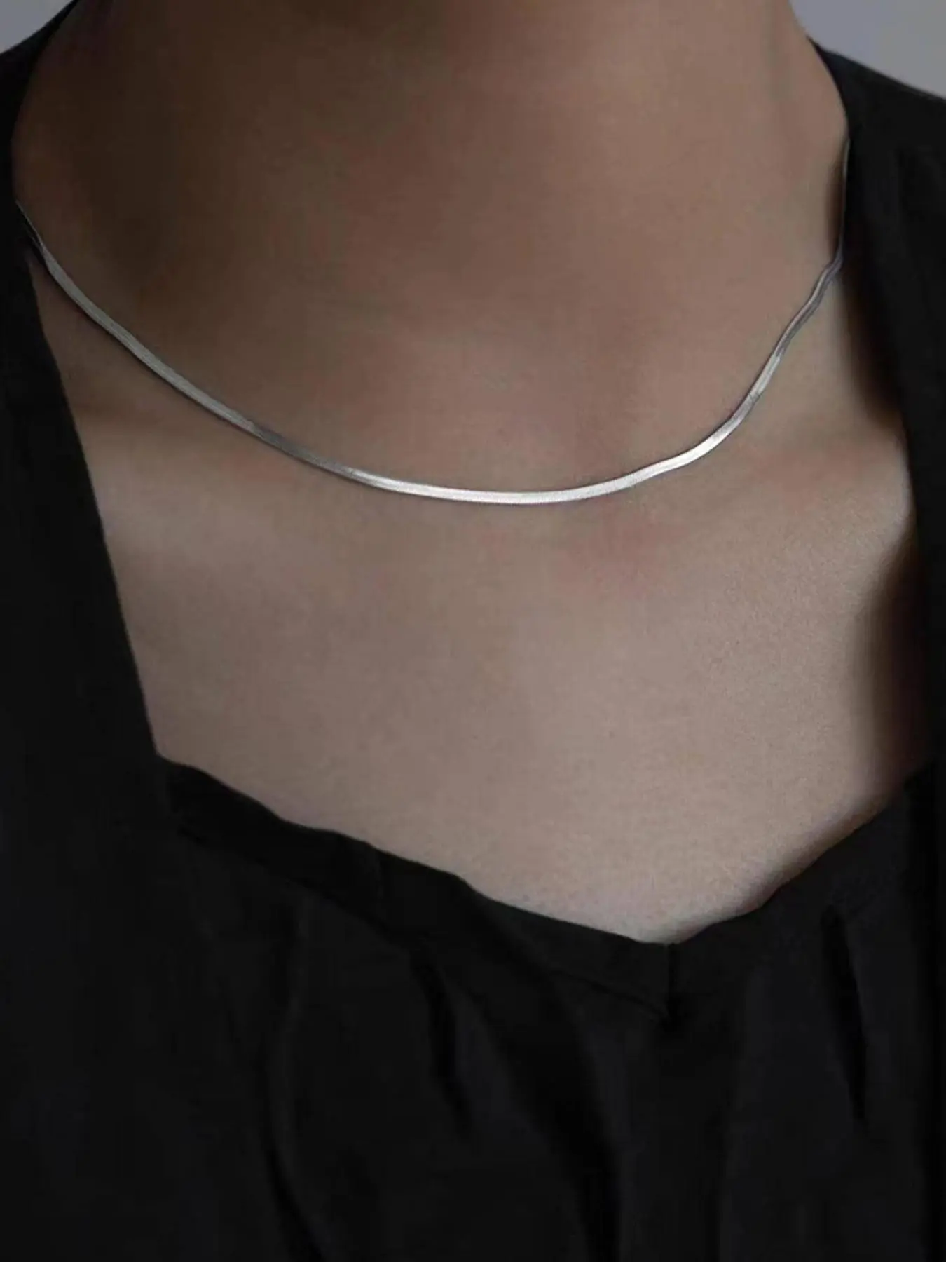 Summer 2024 1 Piece Men's & Women Simple Street Aesthetic Hip Hop Stainless Steel Snake Bone Chain Popular Necklace, Minimalist Design Herringbone Chain Necklace, Trendy Jewelry, Fashion Necklace, Gift for Couples