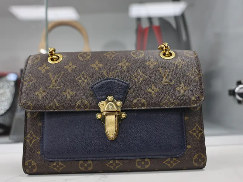 LOUIS VUITTON ボディバッグ モノグラム 中古・古着通販】LOUIS VUITTON (ルイ ヴィトン) ボディーバッグ
