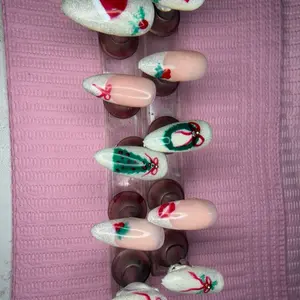 Oh Christmas Tree Nails - Festive Glitter & Red Bow Design for Seasonal Nail Art