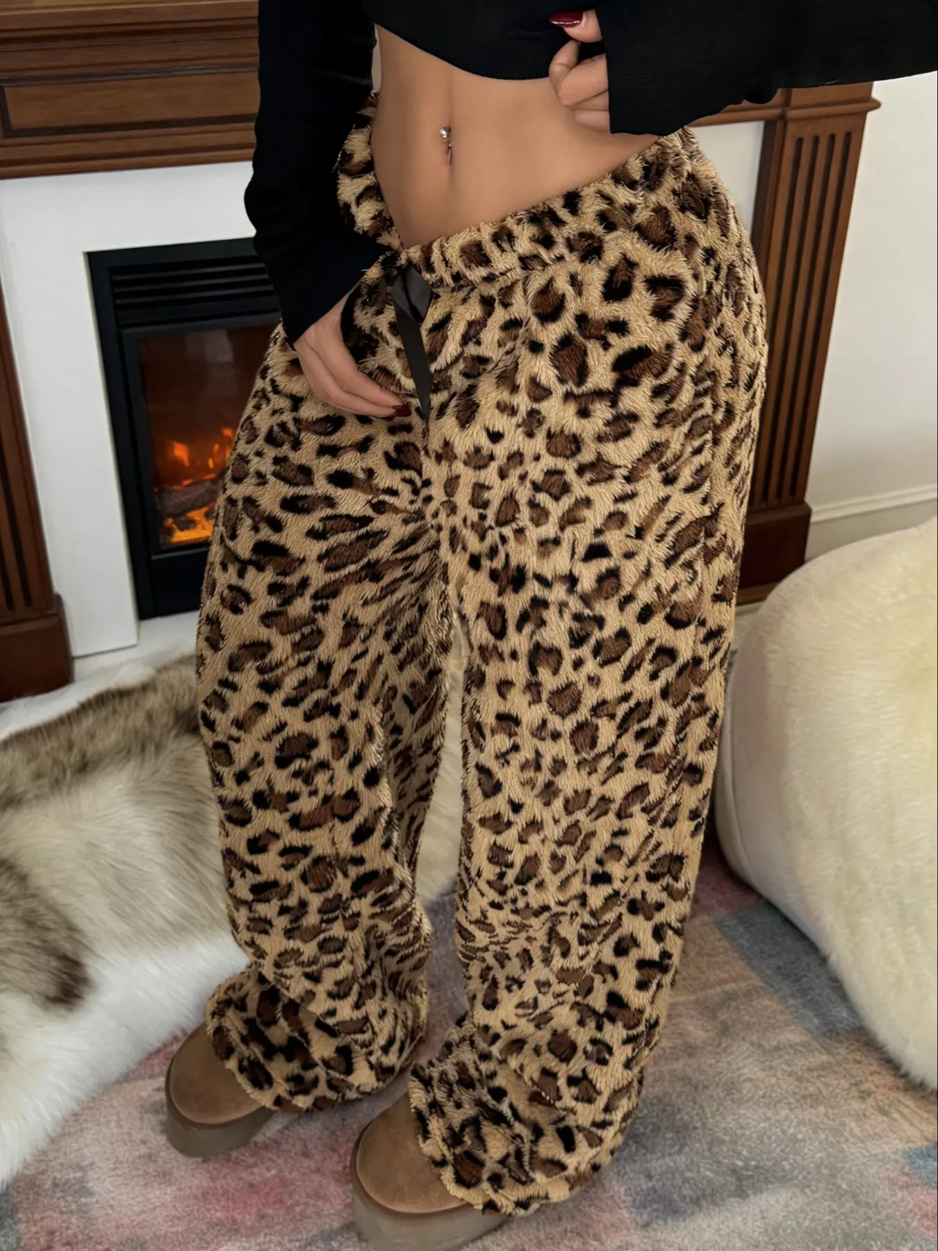 Women's leopard print fleece straight-leg Fitted Aesthetic pants with bow, warm and cozy fit, Casual Trendy Versatile, suitable for outdoor, everyday, and casual wear, Womenswear. #Warm Winter Outfit