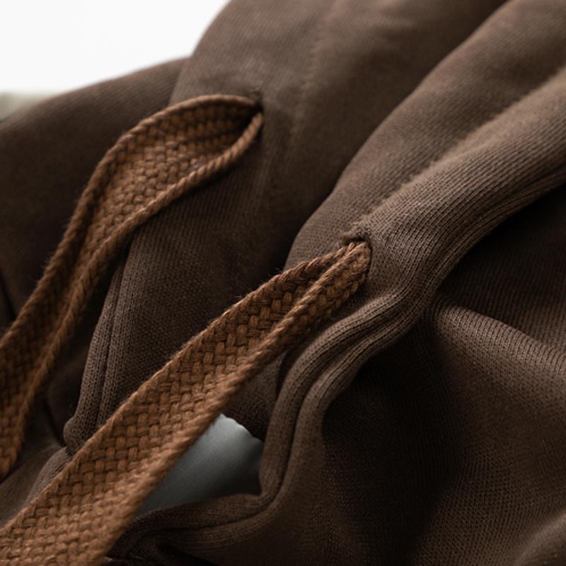 Men's multi-color spliced fake two-piece pocket long-sleeved lace-up hooded jacket, suitable for commuting, outdoor activities, and sports wear. It is a must-have thick jacket in autumn and winter. Men's multi-color spliced fake two-piece pocket long-sleeved lace-up hooded jacket, suitable for commuting, outdoor activities, and sports wear. It is a must-have thick jacket in autumn and winter.