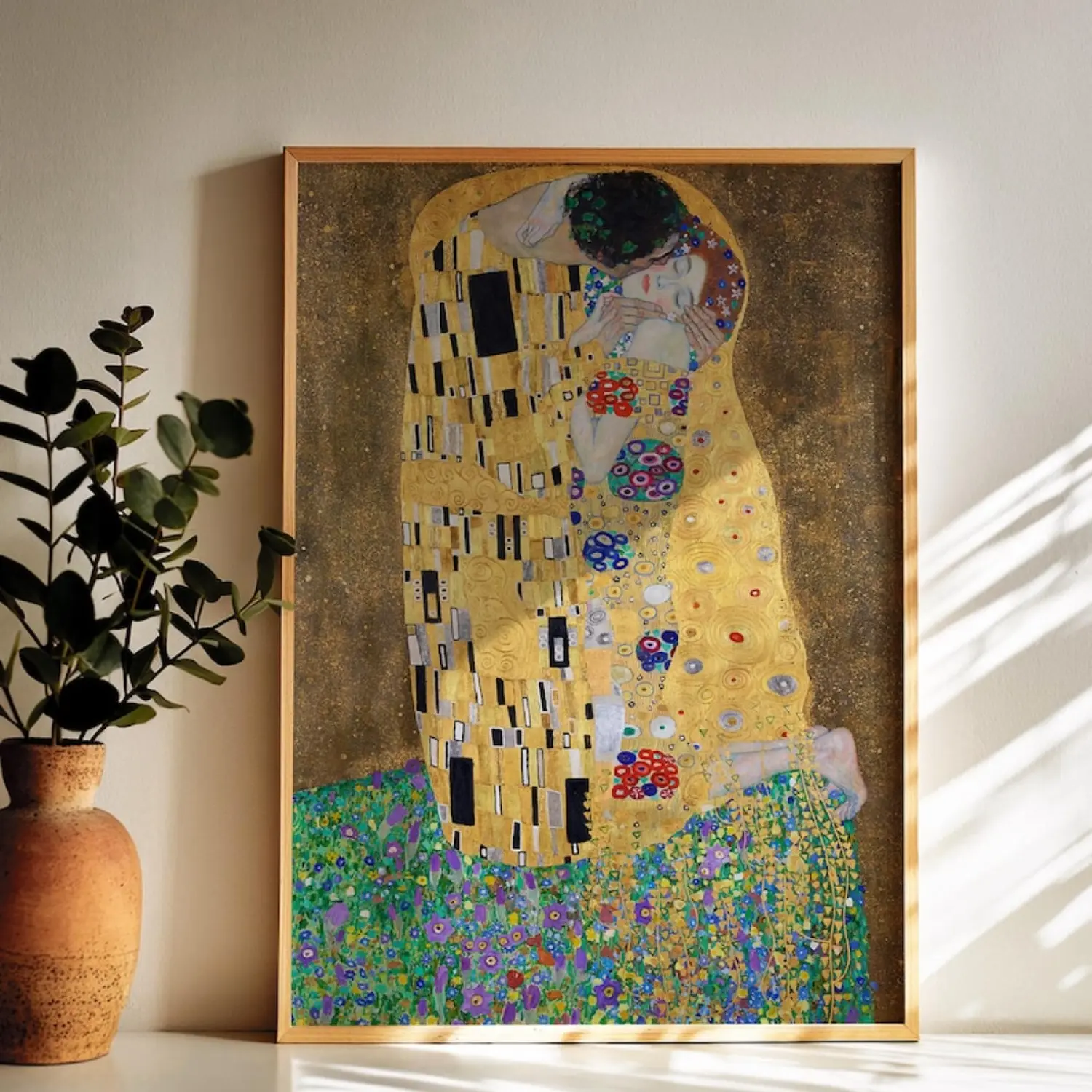The Kiss Framed Wall Art, Living Room Wall Art, Bedroom Decor, Printable Artwork, Framed Wall Art, Vintage Wall Art, Framed Wall Decor Decoration Items Floral Aesthetic Pattern