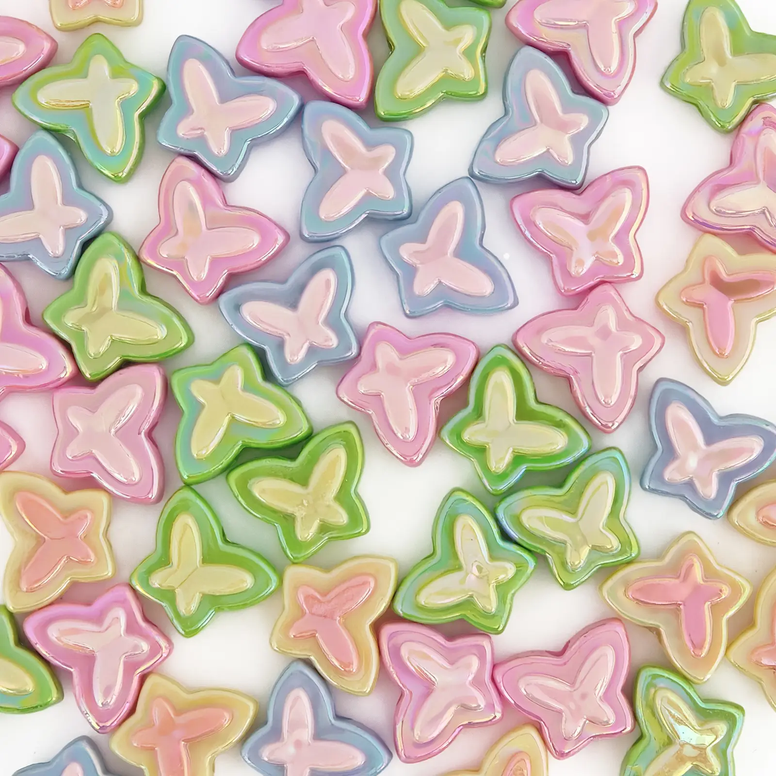 51 Pcs Iridescent Pearlescent Butterfly Acrylic Beads, Gradient Transparent Straight Hole Loose Beads, DIY Craft Beads for Bracelet, Necklace Making & Spring Easter Decoration