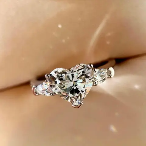 Elegant Heart Shaped Rhinestone Decorated Ring, Heart Design Ring, Shining Glamorous Promise Ring, Beautiful Rings, Fashion Accessories for Women for Party, Daily Clothing Decor, Trendy All-match & Exquisite Jewelry for Birthday Gift