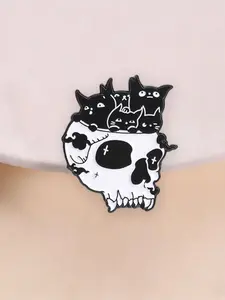 Gothic Skull and Cats Brooch, Unique Gothic Jewelry Piece, Perfect for Halloween, Distinctive Accessory for Goth Lovers, Lapel Brooch