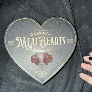 Meathearts - Gourmet Beef Jerky Valentine's Day Gift, Heart Shaped Jerky with Slogans, Premium Packaging
