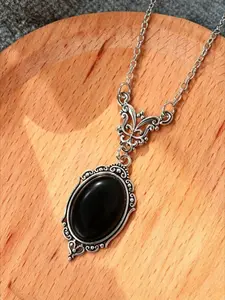 Vintage Gothic Punk Dainty Pendant Necklace for Women, Victorian Style Party Jewelry, Unique Personality Accessory, Dark Retro Design