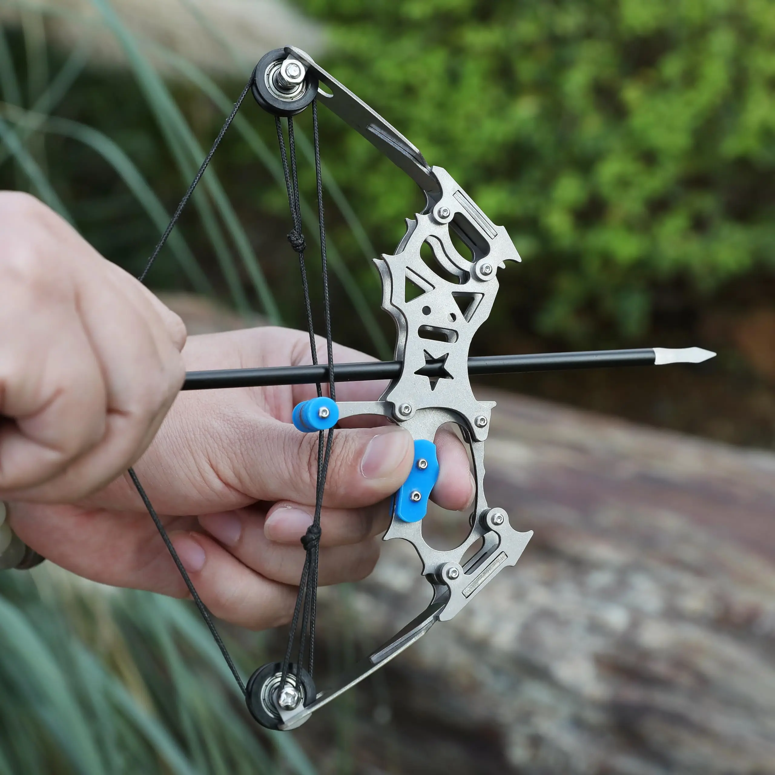 Stainless Steel Mini Bow and Arrow Set, 5.9-inch Portable Decompression Toy for Outdoor Archery Practice, Holiday Gift for Teenage Boys, Stretching Gear, Teenage Boy Gifts, Cool Boy Gifts